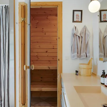 Family-friendly Luxury With And Activities Near Hébergement de vacances *