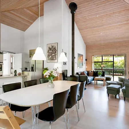 Family-friendly Luxury With And Activities Near Hébergement de vacances *