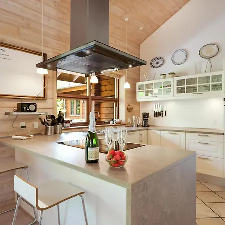 Family-friendly Luxury With And Activities Near Hébergement de vacances *